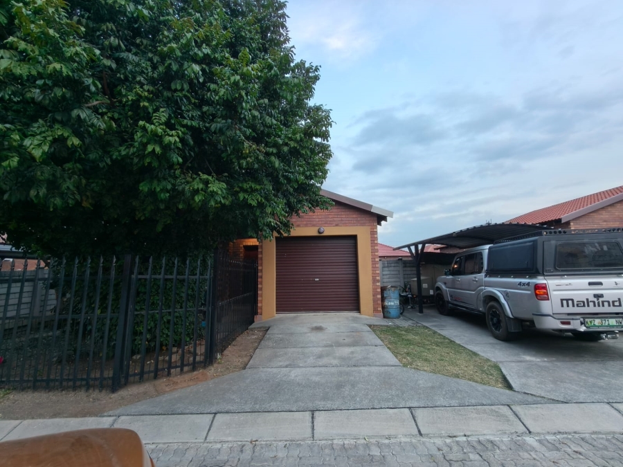 3 Bedroom Property for Sale in Waterval East North West